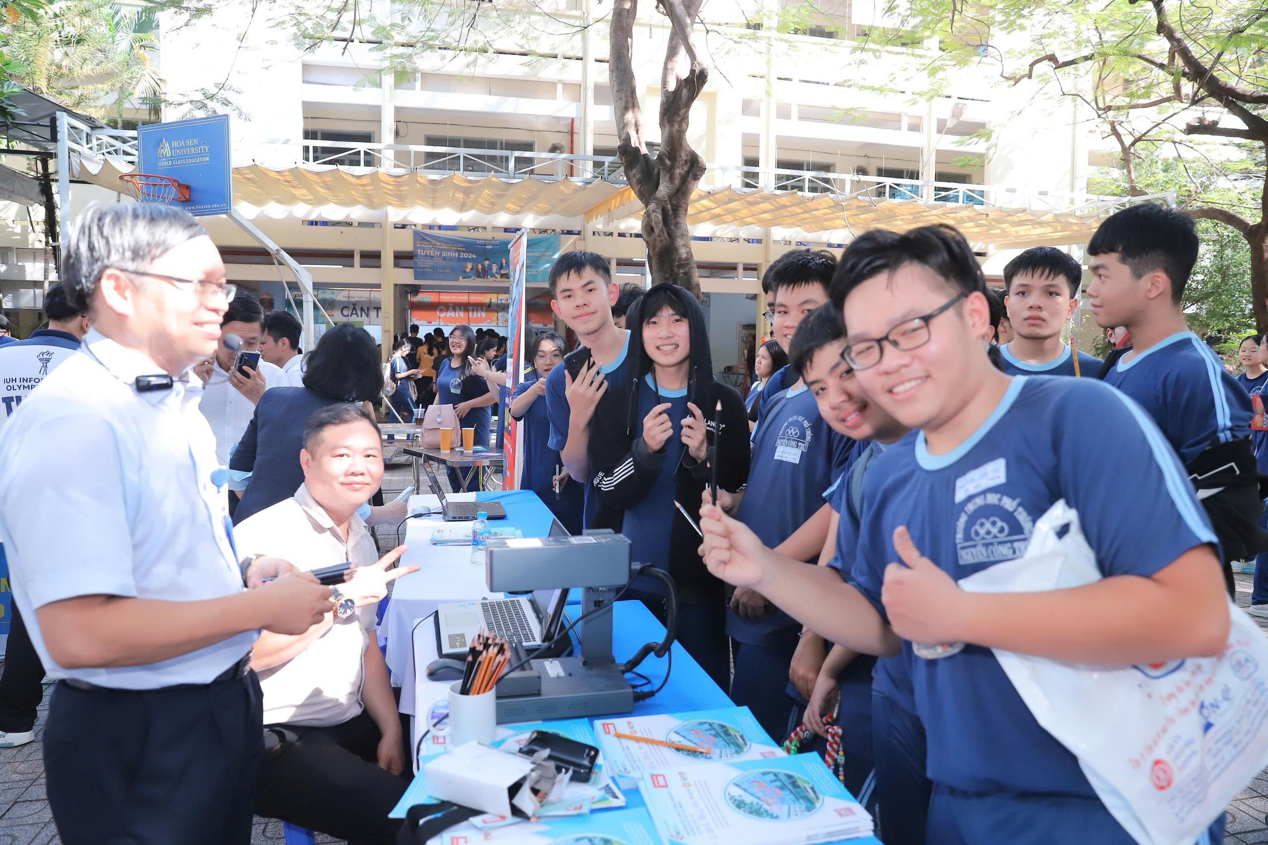 IUH Chủ Trì “Ngày hội Công nghệ và Khởi nghiệp” tại Trường THPT Nguyễn Công Trứ